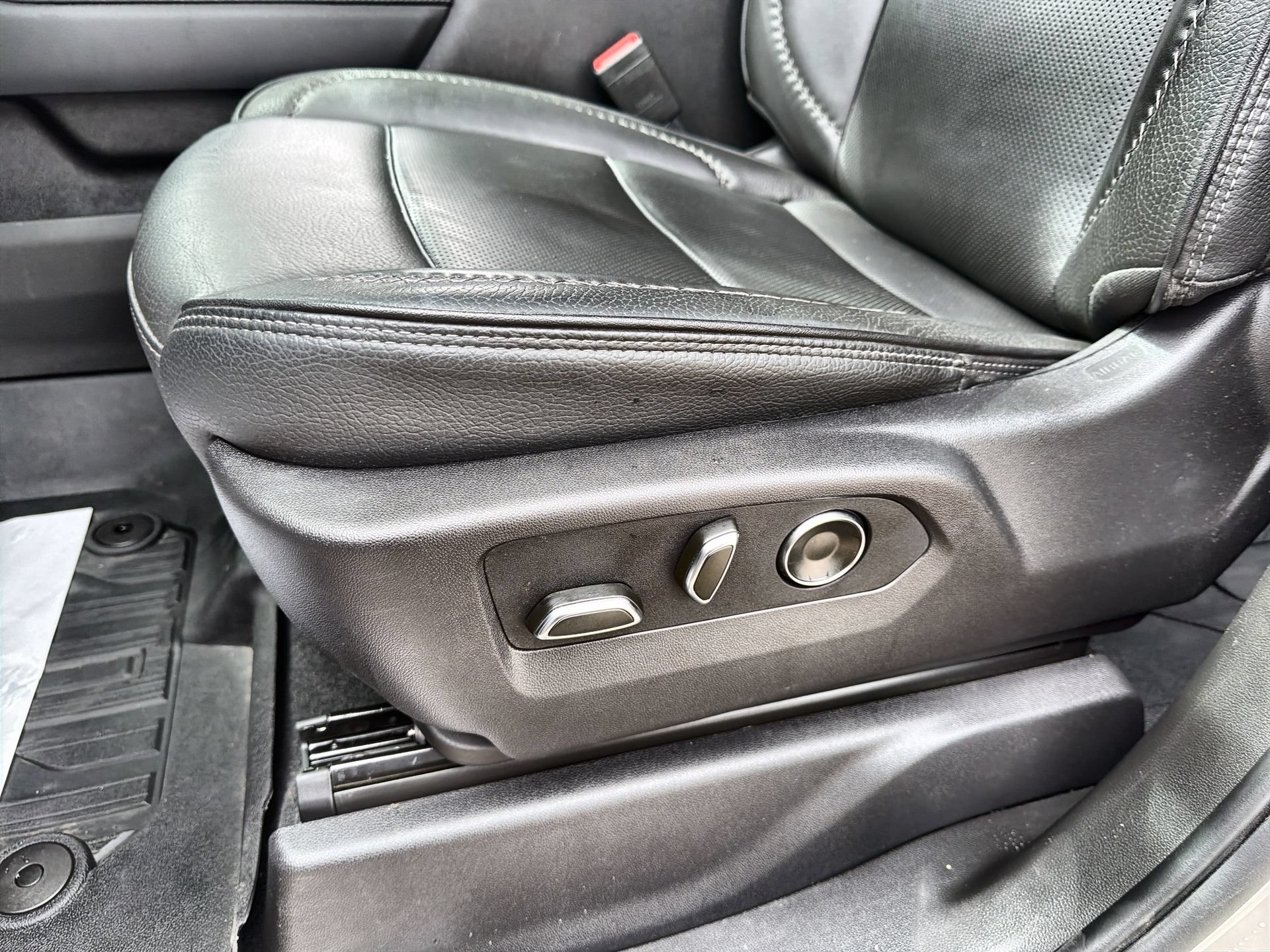 Used 2026 GMC Sierra 1500 Denali AWD/4WD image 12