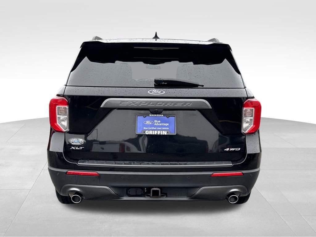 Certified 2022 Ford Explorer XLT w/ Equipment Group 202A image 3