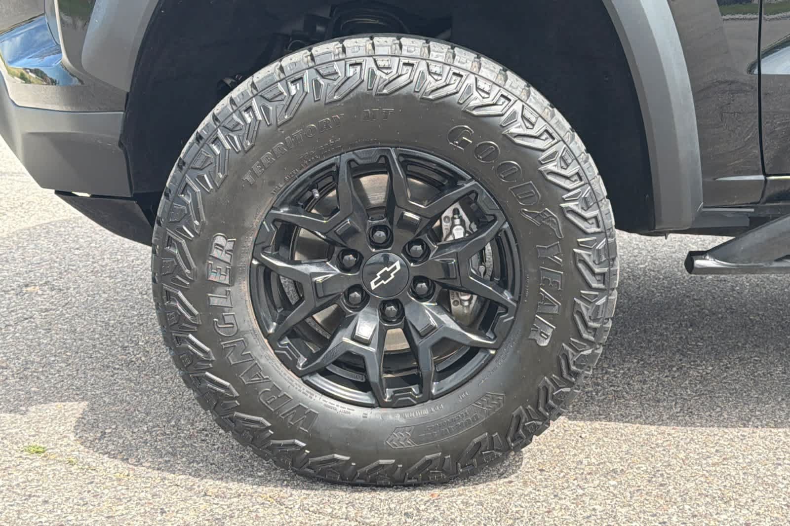 Used 2023 Chevrolet Colorado ZR2 w/ ZR2 Convenience Package III AWD/4WD image 25