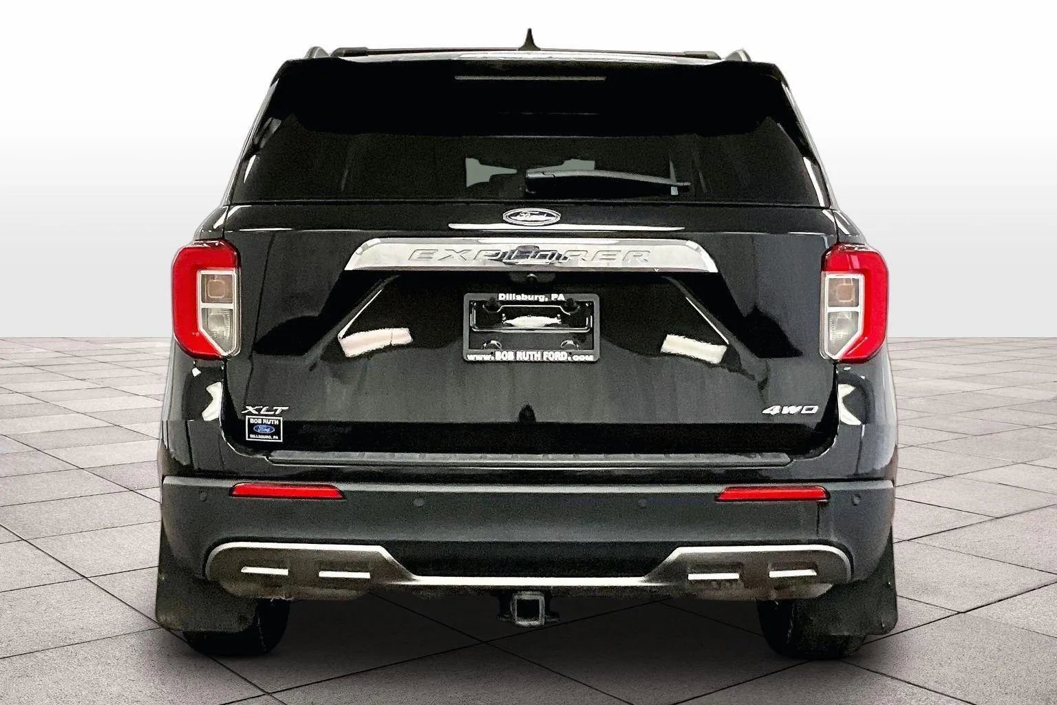 Certified 2023 Ford Explorer XLT w/ Equipment Group 202A image 4