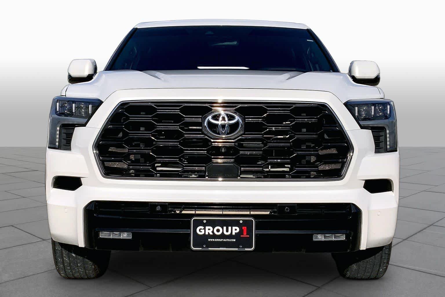 Used 2023 Toyota Sequoia Platinum AWD/4WD image 4