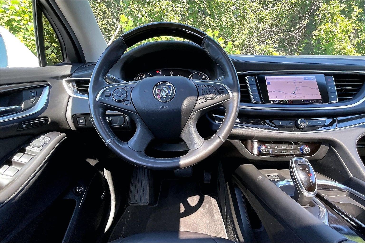 Used 2020 Buick Enclave Avenir w/ Avenir Technology Package AWD/4WD image 5