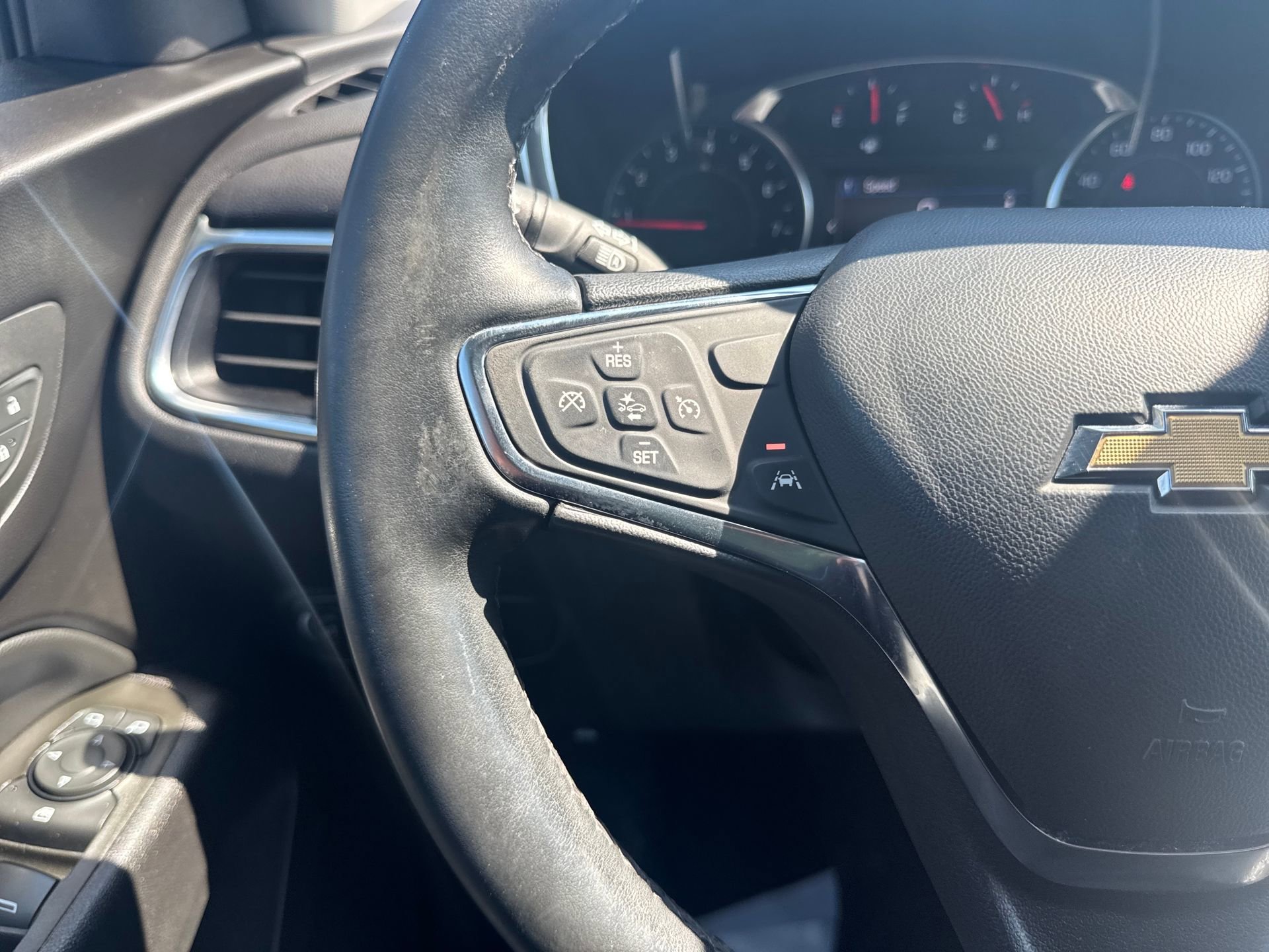 Used 2024 Chevrolet Equinox LT FWD image 36