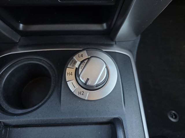 Used 2022 Toyota 4Runner SR5 Premium w/ Moonroof Package AWD/4WD image 25