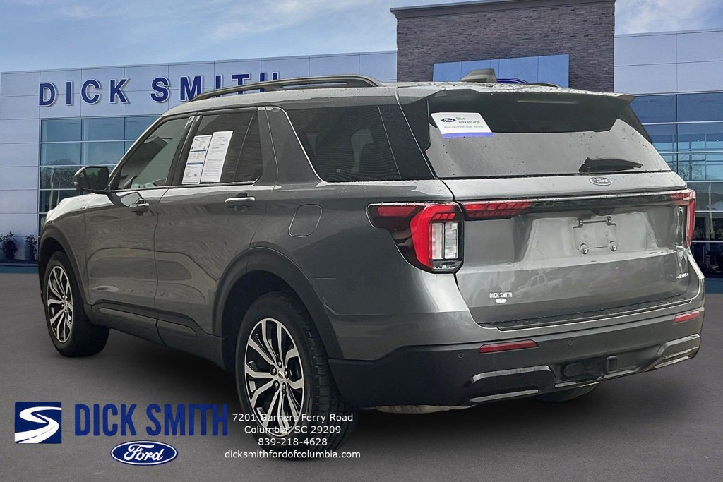 Certified 2025 Ford Explorer ST-Line AWD/4WD image 4