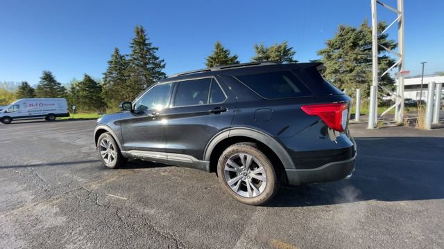 Certified 2022 Ford Explorer XLT w/ Equipment Group 202A AWD/4WD image 7
