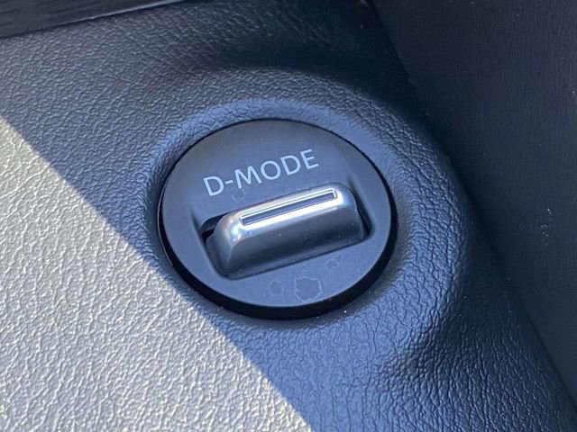 Used 2024 Nissan Z Performance w/ Floor Mat Package image 33