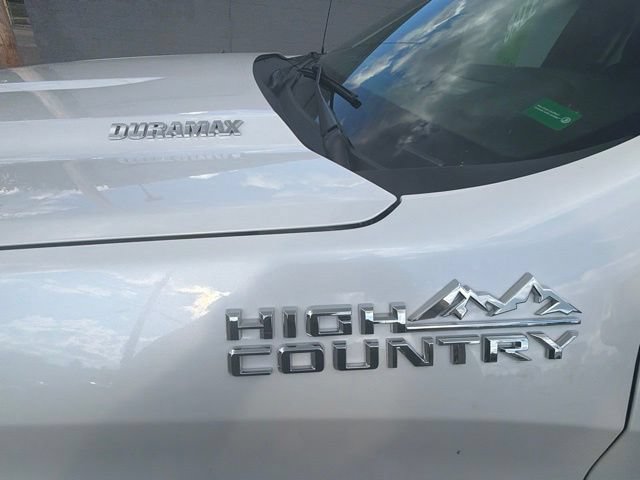 Used 2022 Chevrolet Silverado 1500 High Country w/ Technology Package AWD/4WD image 12