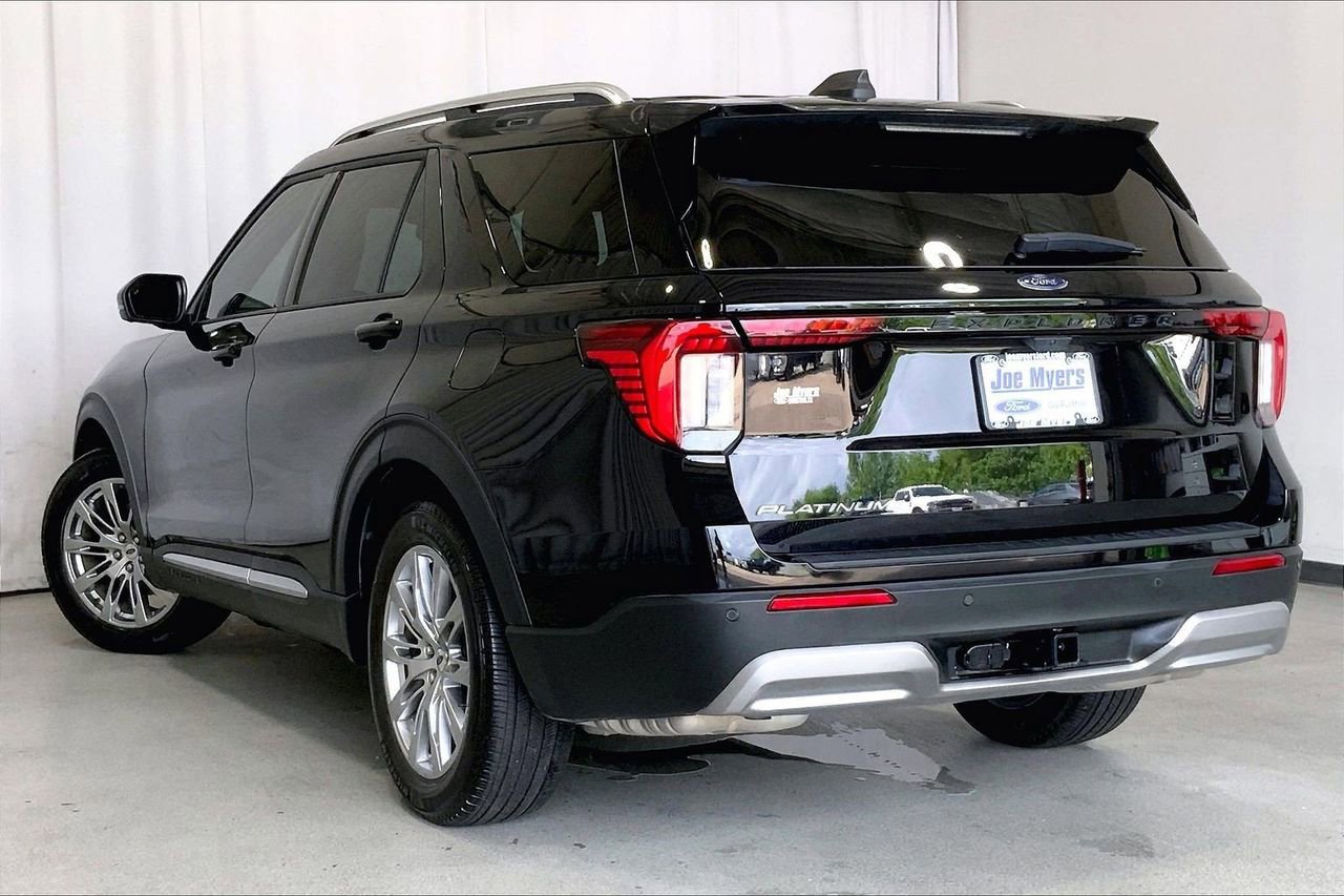 Certified 2025 Ford Explorer Platinum RWD image 10