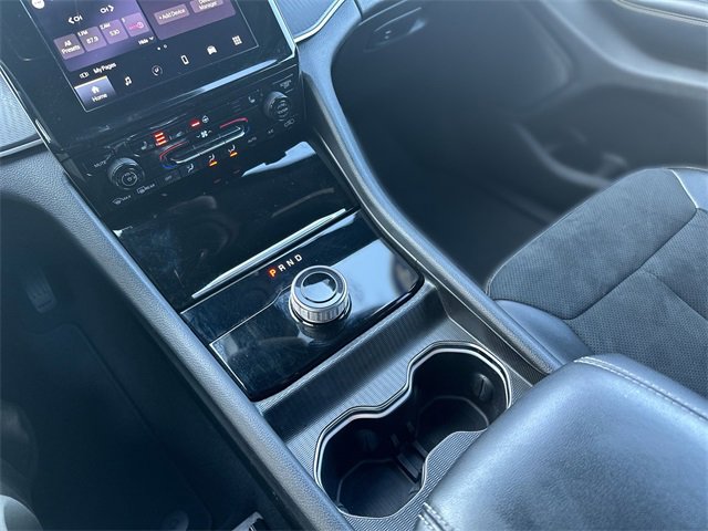 Used 2024 Jeep Grand Cherokee L Altitude image 21