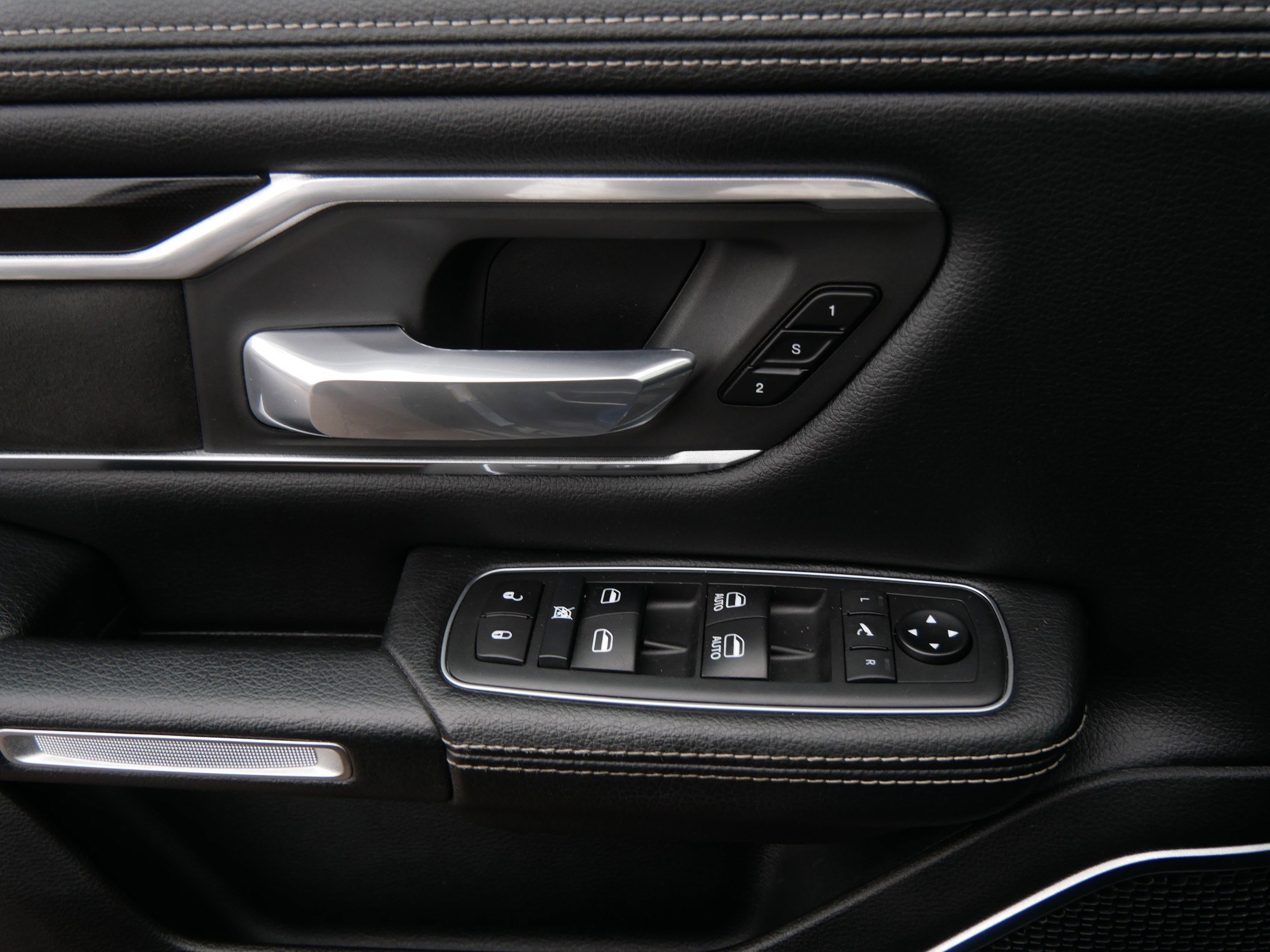 Used 2020 RAM 1500 Laramie w/ Sport Appearance Package image 27