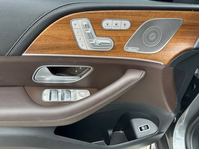 Used 2023 Mercedes-Benz GLS 450 4MATIC image 45