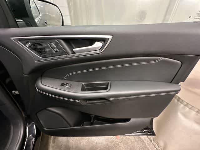 Certified 2024 Ford Edge Titanium w/ Equipment Group 301A AWD/4WD image 25