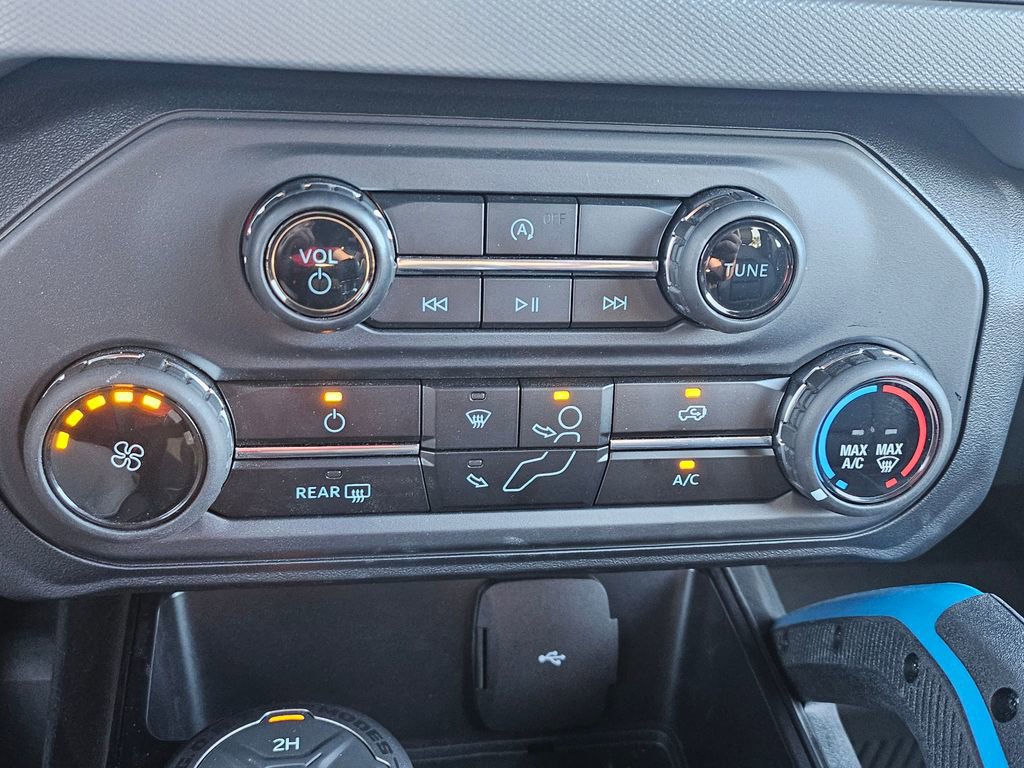 Certified 2024 Ford Bronco Black Diamond image 15