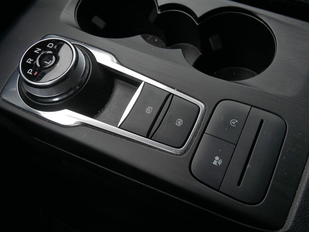 Certified 2025 Ford Escape ST-Line AWD/4WD image 24