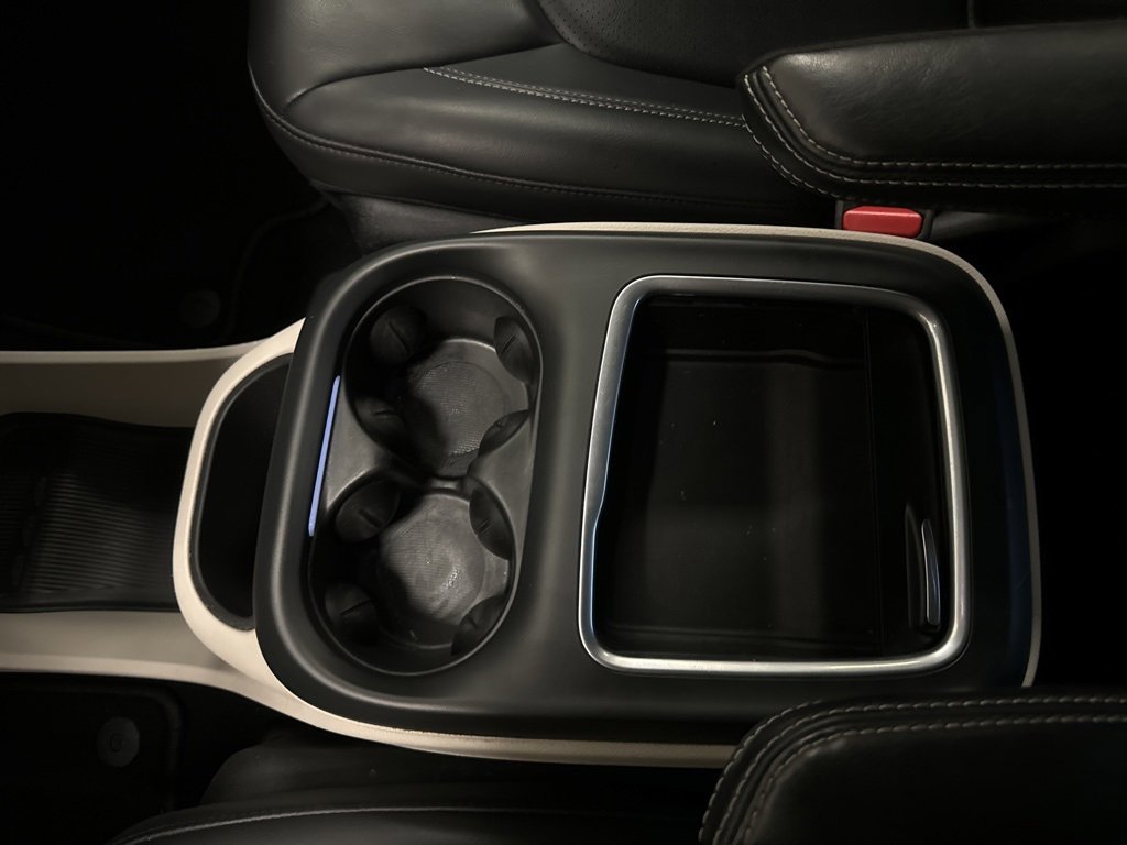 Used 2023 Chrysler Pacifica Touring-L image 26