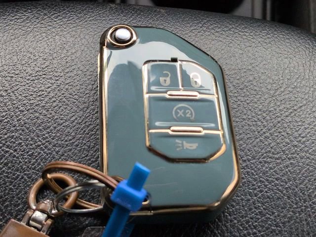 Used 2024 Jeep Wrangler Sport S image 32