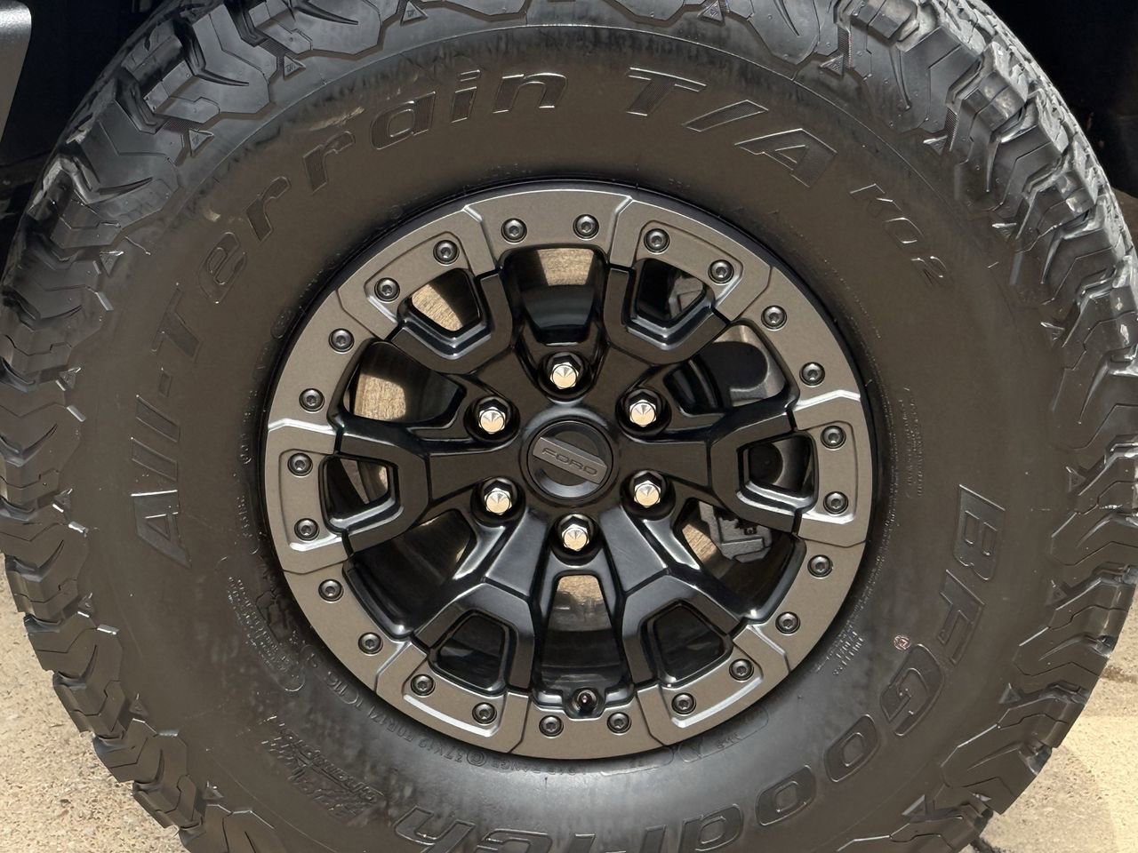 Certified 2024 Ford Bronco Raptor w/ Interior Carbon Fiber Pack 6 AWD/4WD image 9