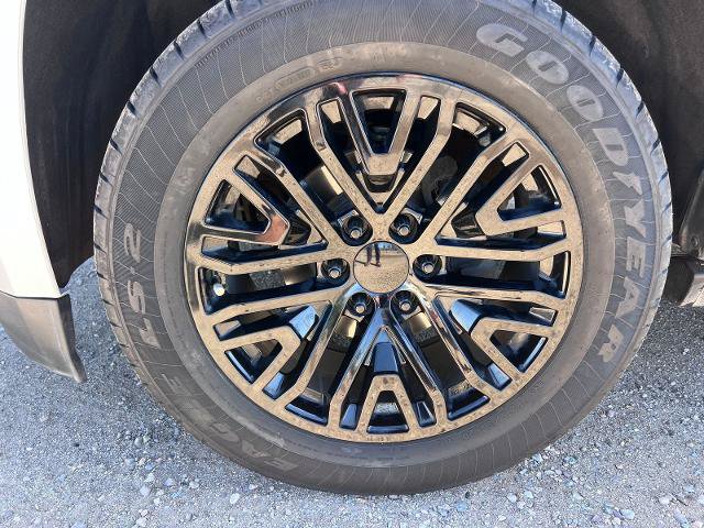 Used 2020 GMC Yukon Denali w/ Open Road Package AWD/4WD image 11