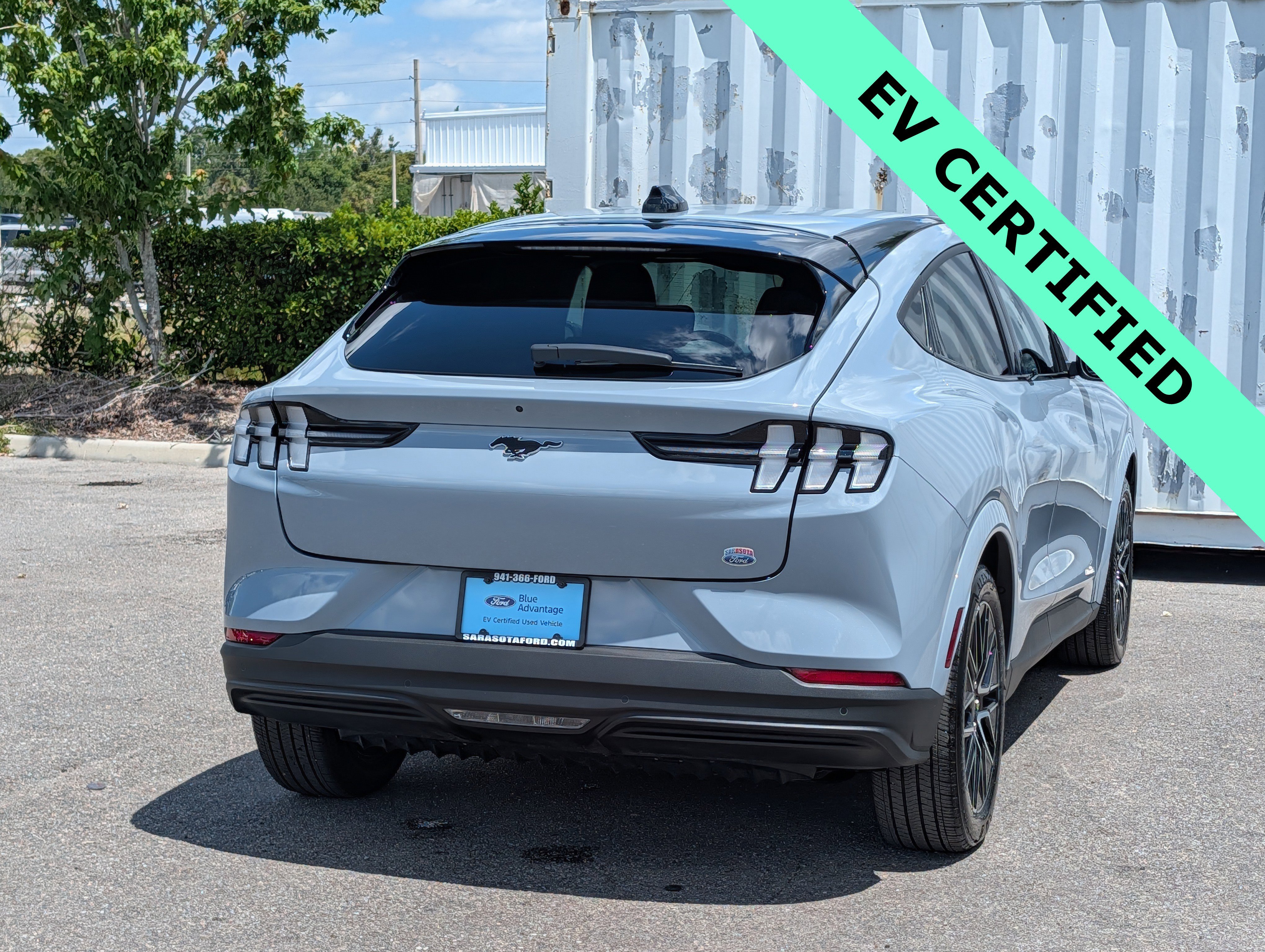Certified 2025 Ford Mustang Mach-E Premium AWD/4WD image 4