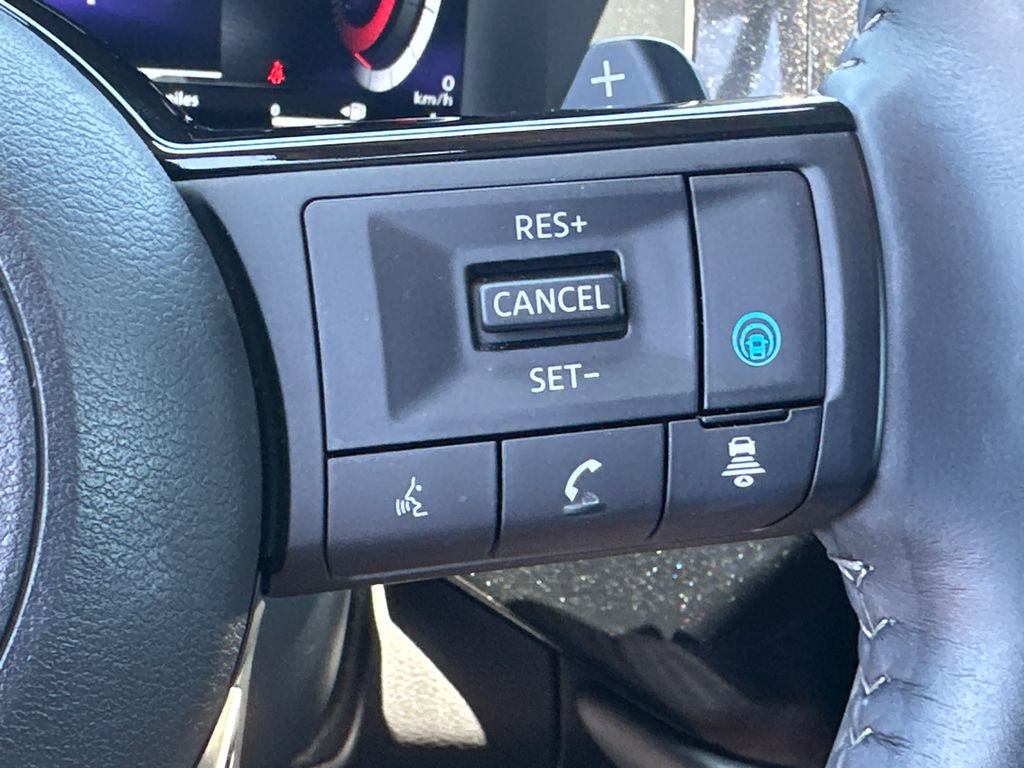 Used 2024 Nissan Pathfinder Platinum FWD image 27