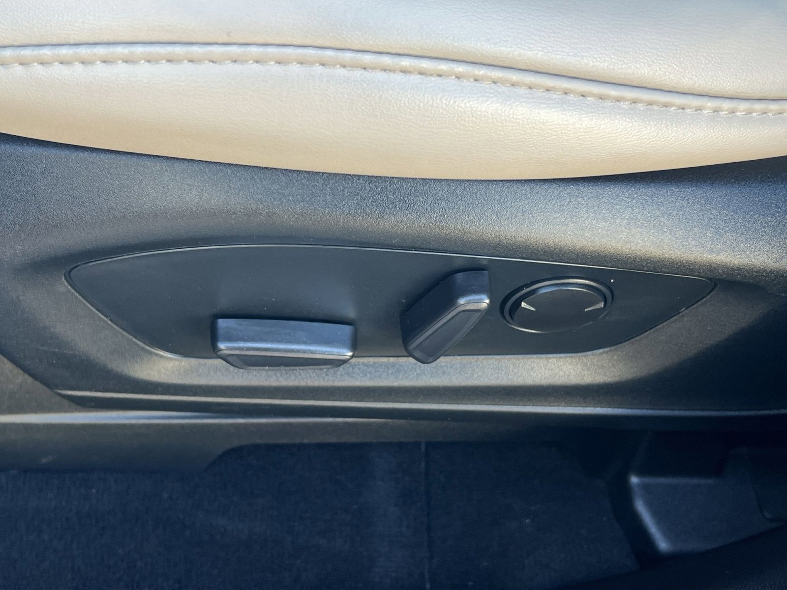 Certified 2023 Ford Explorer XLT w/ Equipment Group 202A image 14