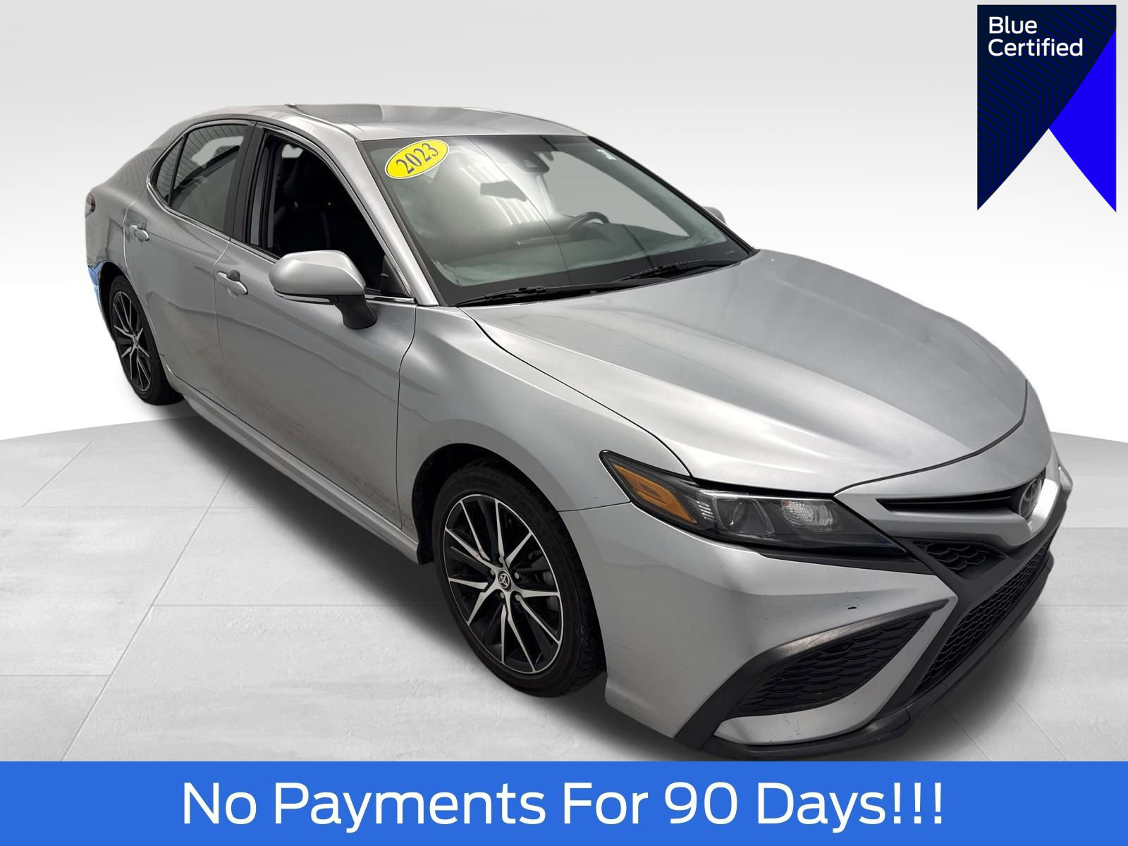 Used 2023 Toyota Camry SE image 1