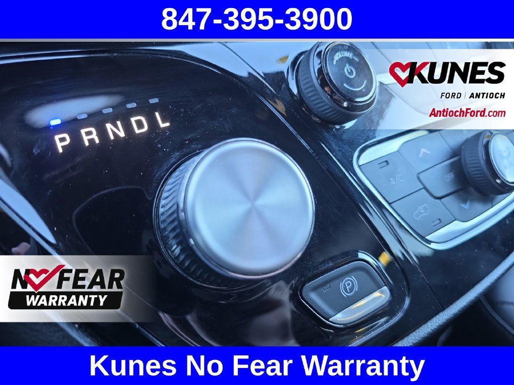 Used 2025 Chrysler Pacifica Select FWD image 32