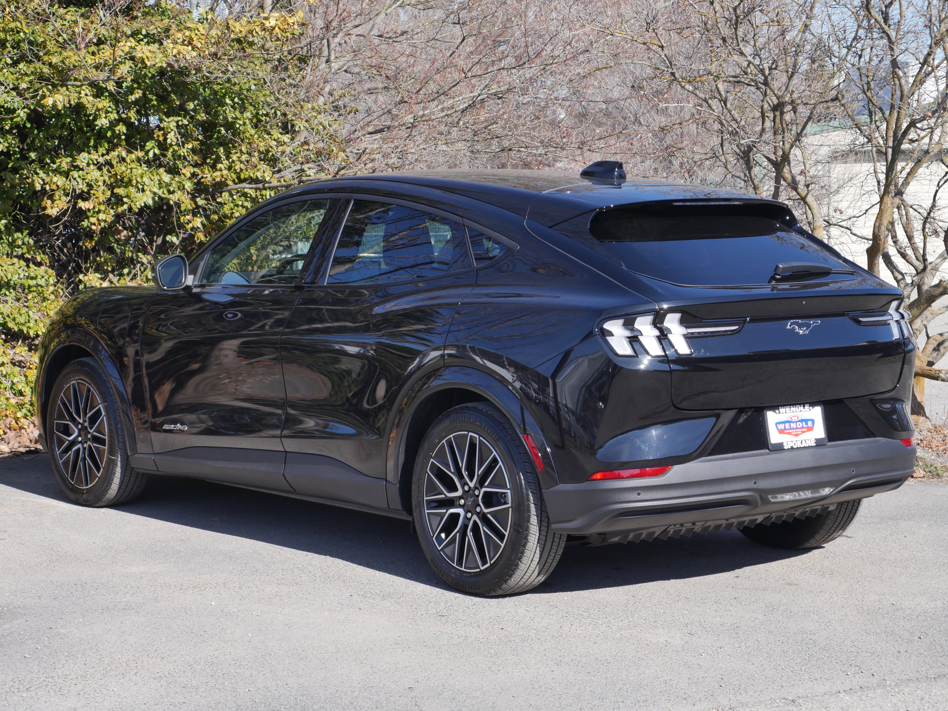 Certified 2025 Ford Mustang Mach-E Premium w/ Interior Protection Package AWD/4WD image 23