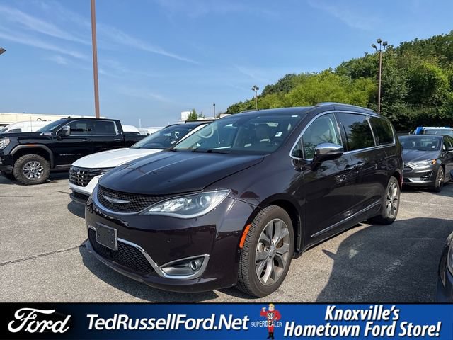 Used 2017 Chrysler Pacifica Limited w/ Advanced Safetytec Group
