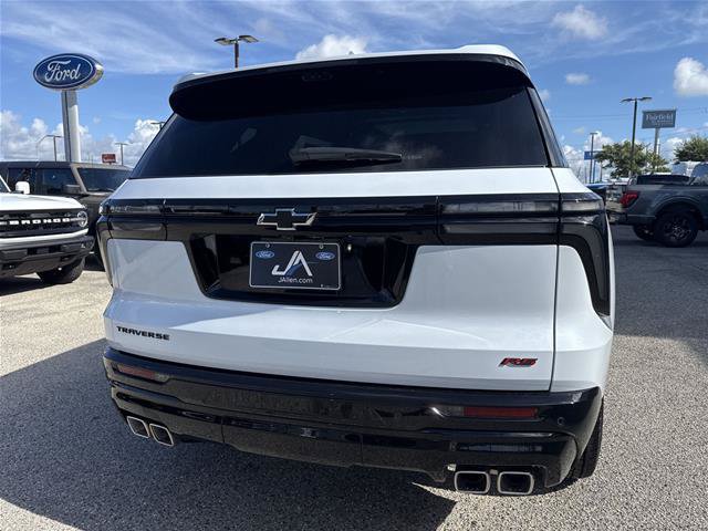 Used 2026 Chevrolet Traverse RS w/ LPO, Floor Liner Package FWD image 14