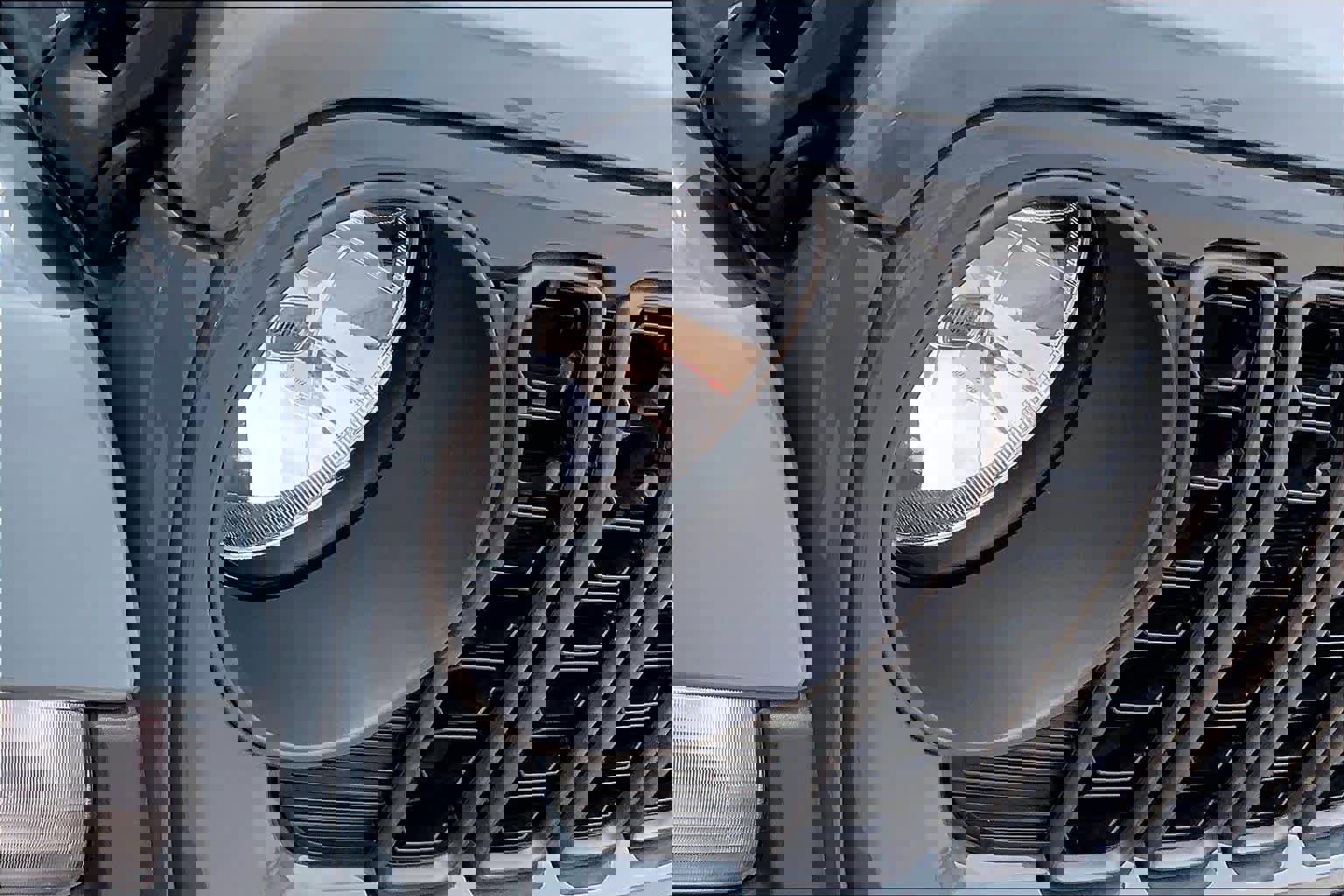 Used 2025 Jeep Gladiator Sport image 28