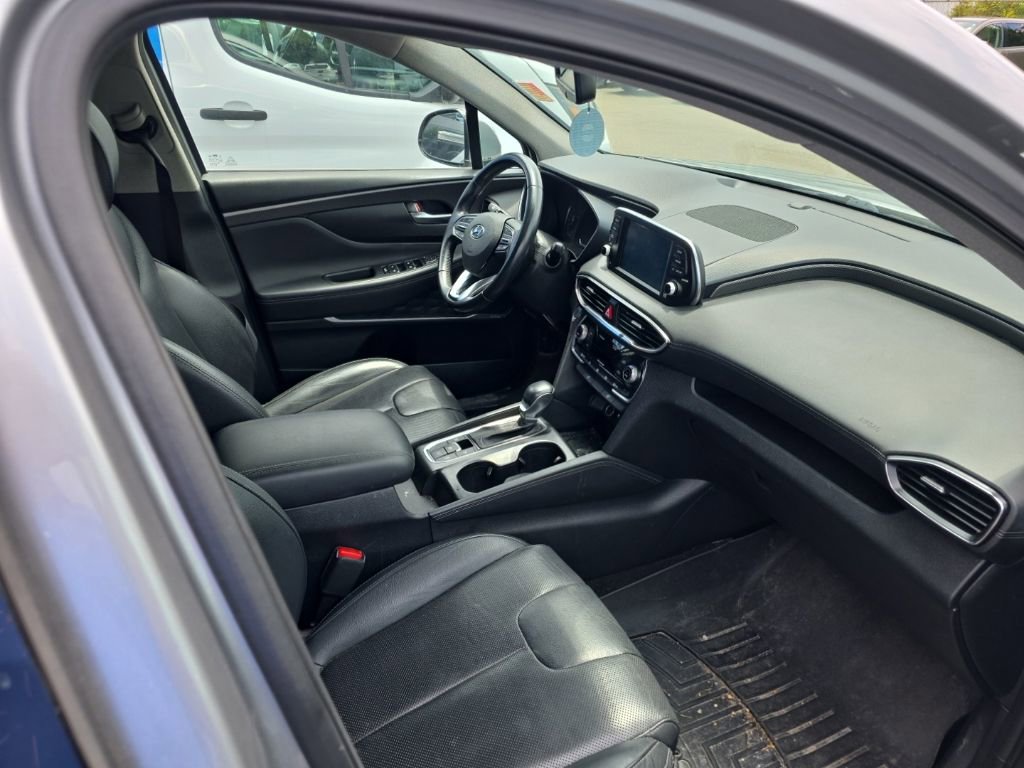Used 2020 Hyundai Santa Fe SEL w/ Convenience + Premium Package FWD image 3