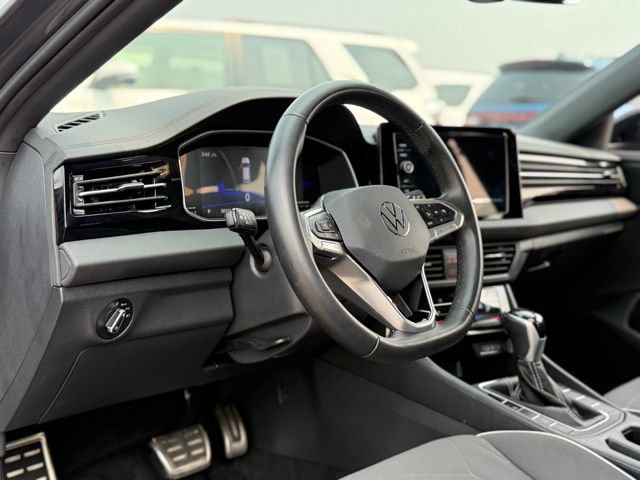 Used 2025 Volkswagen Jetta Sport FWD image 5
