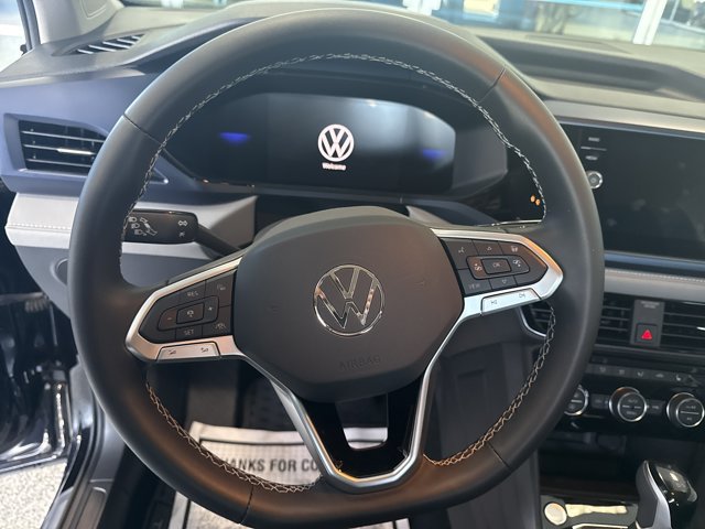 Used 2024 Volkswagen Taos SE FWD image 9