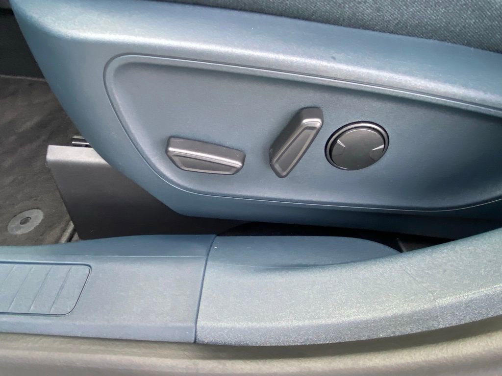 Certified 2025 Ford Maverick XLT w/ XLT Luxury Package image 10