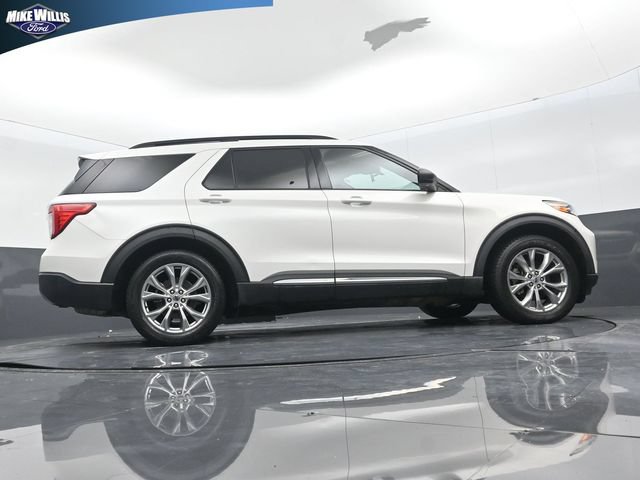 Certified 2020 Ford Explorer XLT w/ Equipment Group 202A RWD image 16