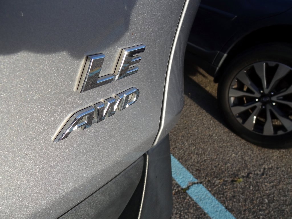 Used 2020 Toyota RAV4 LE image 5