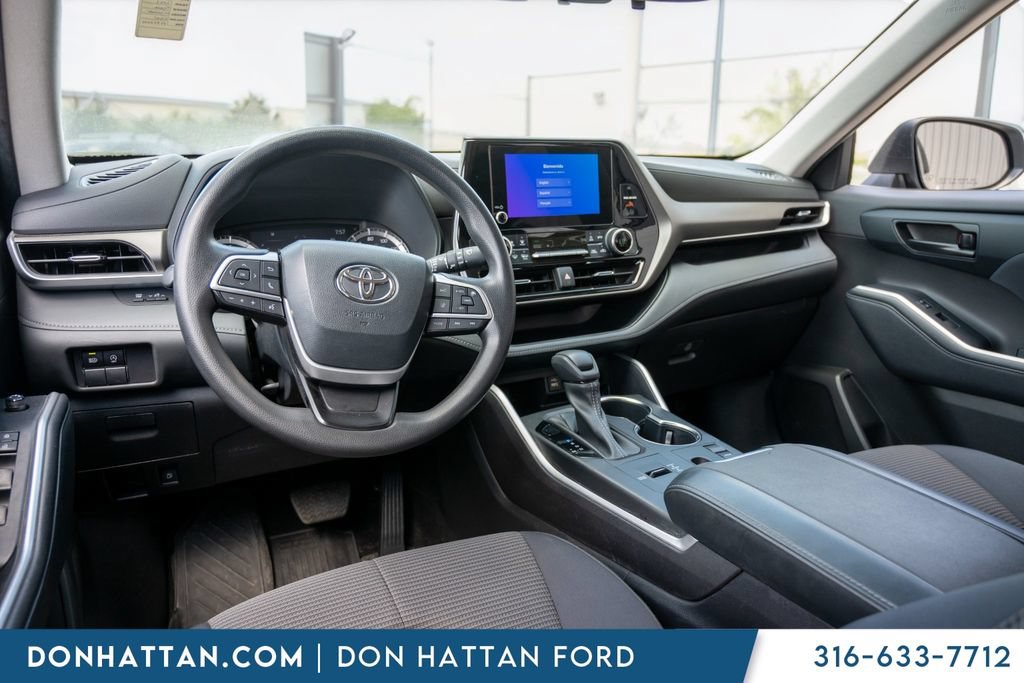 Used 2023 Toyota Highlander L FWD image 21