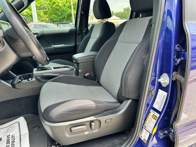 Used 2022 Toyota Tacoma TRD Sport AWD/4WD image 30