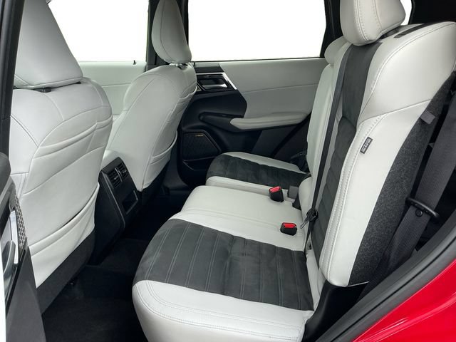 Used 2025 Mitsubishi Outlander SE AWD/4WD image 16