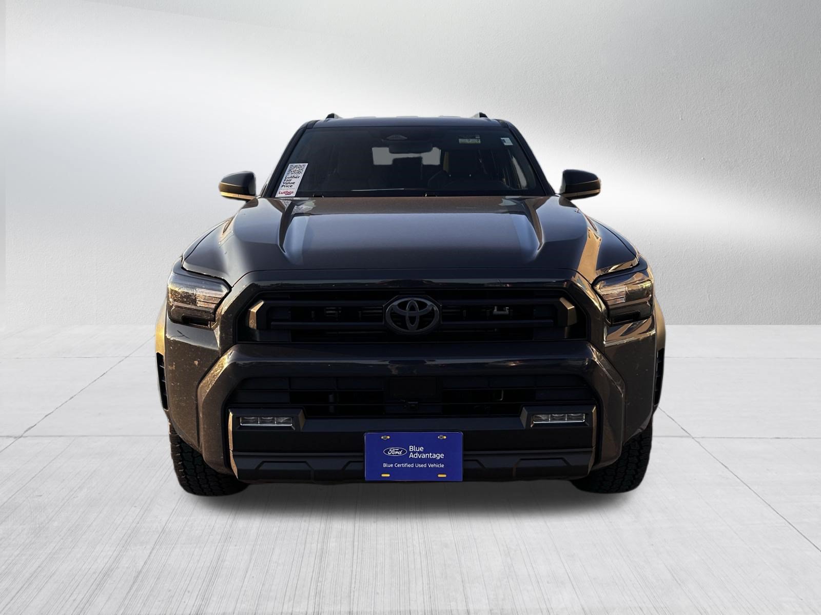 Used 2025 Toyota 4Runner SR5 AWD/4WD image 2