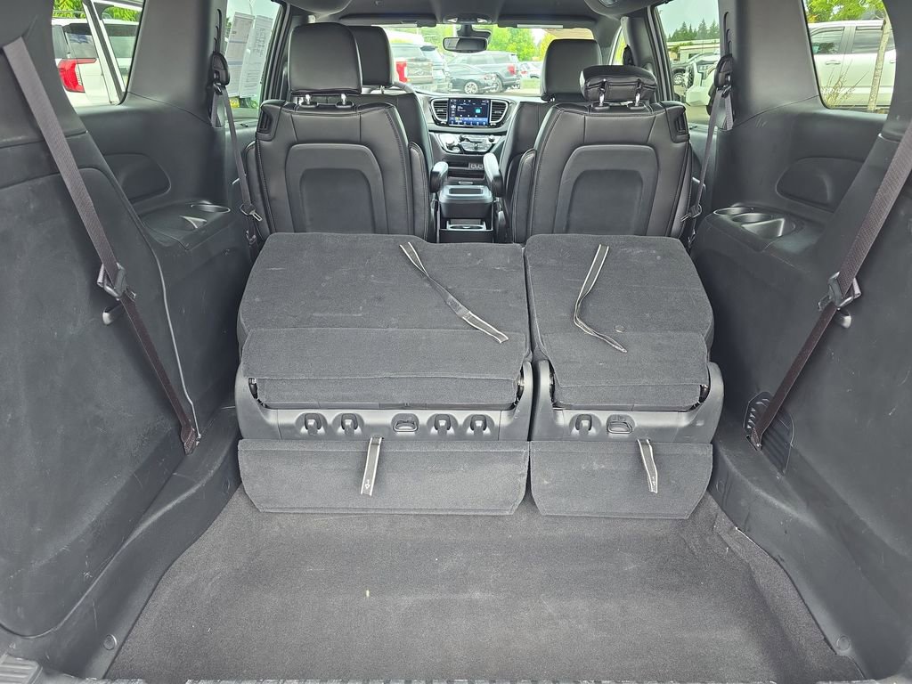 Used 2025 Chrysler Pacifica Select FWD image 33