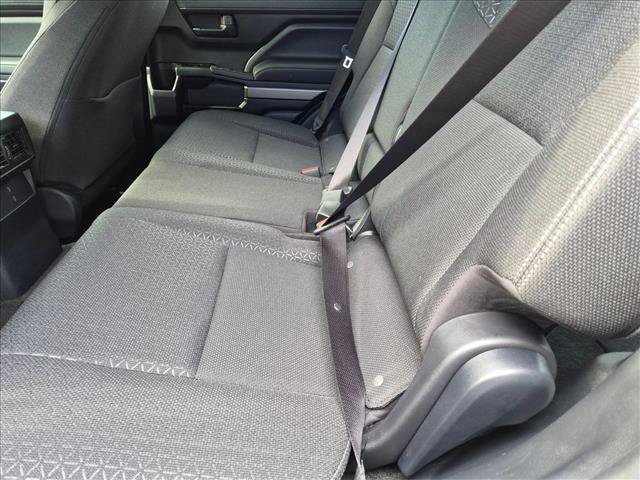 Used 2025 Toyota 4Runner SR5 AWD/4WD image 17