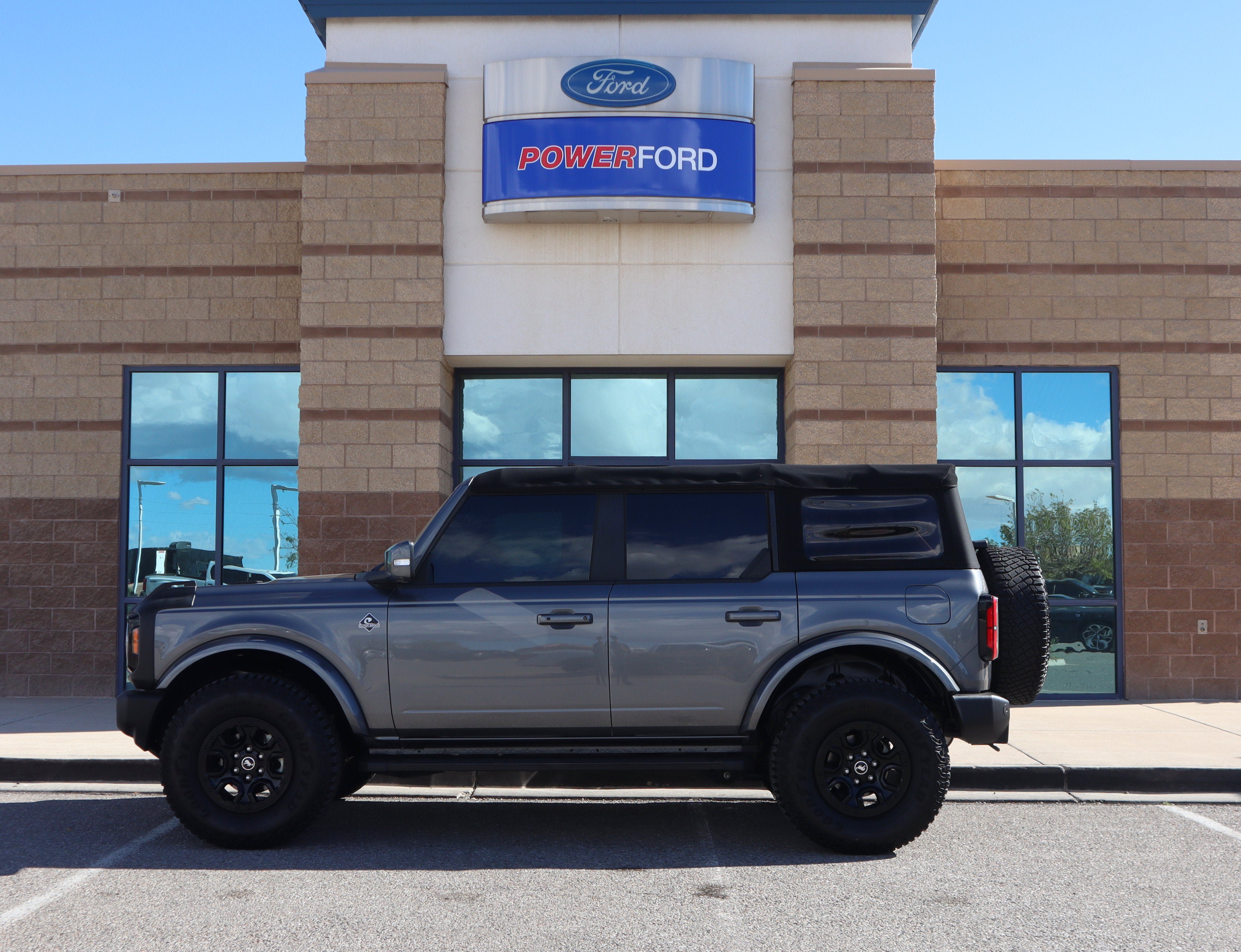 Certified 2022 Ford Bronco Outer Banks AWD/4WD image 9