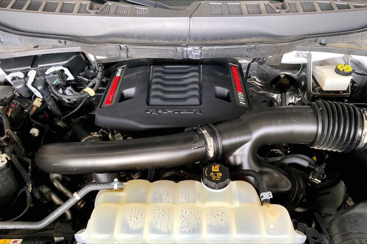 Certified 2024 Ford F150 Raptor AWD/4WD image 9