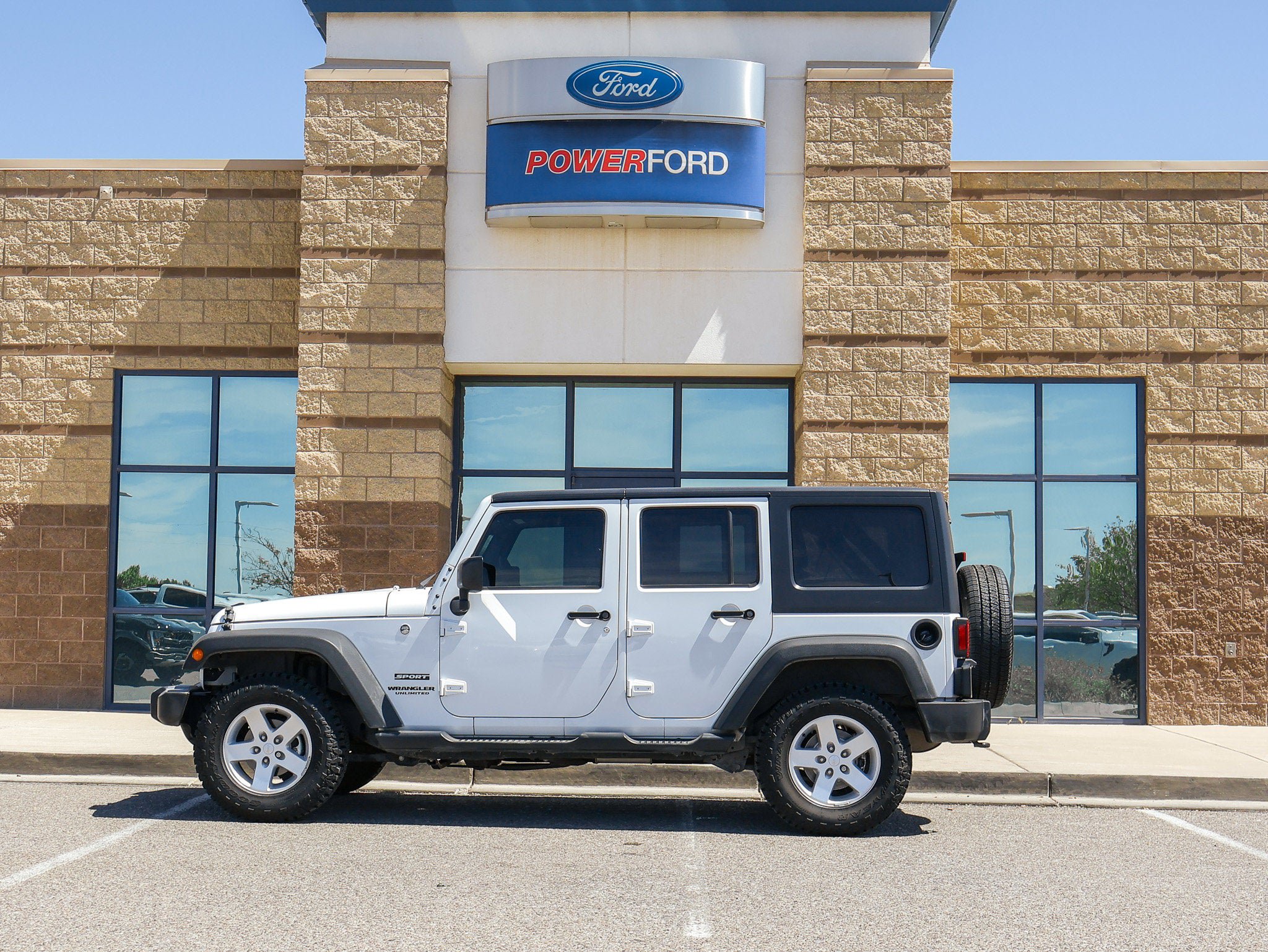 Used 2017 Jeep Wrangler Unlimited Sport w/ Quick Order Package 24S AWD/4WD image 13