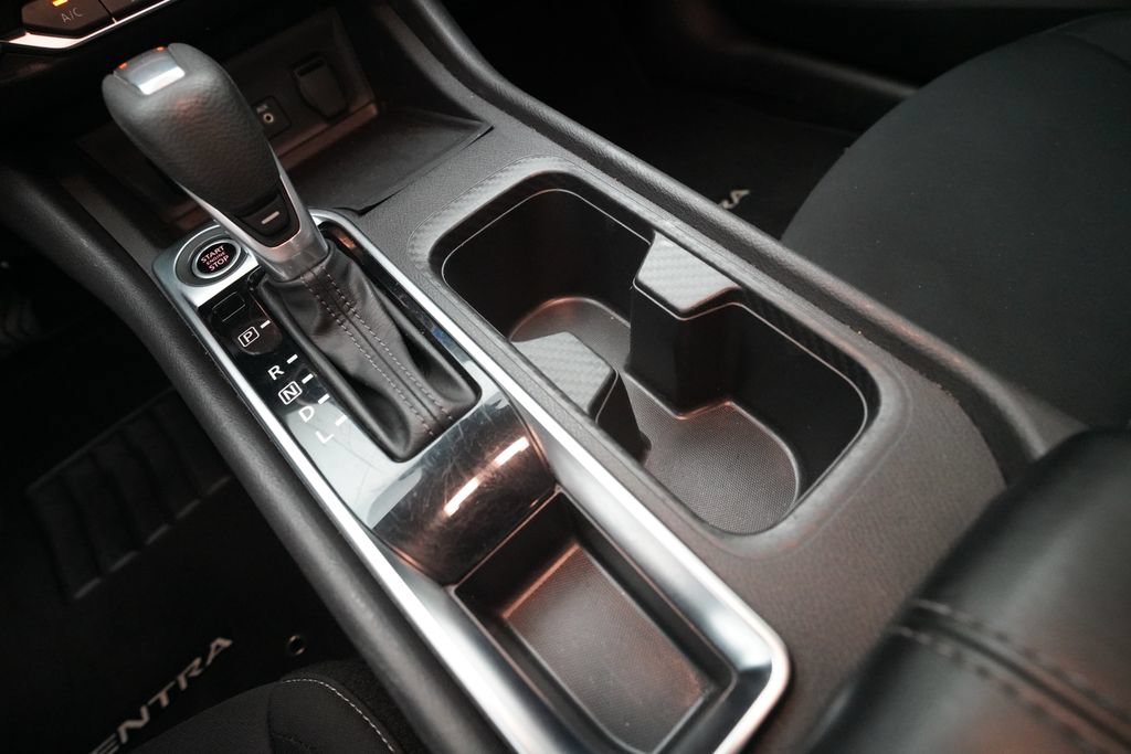 Used 2025 Nissan Sentra SV FWD image 16