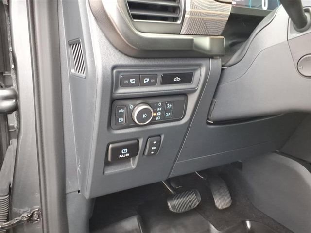 Certified 2023 Ford F150 Platinum w/ Equipment Group 701A High image 22