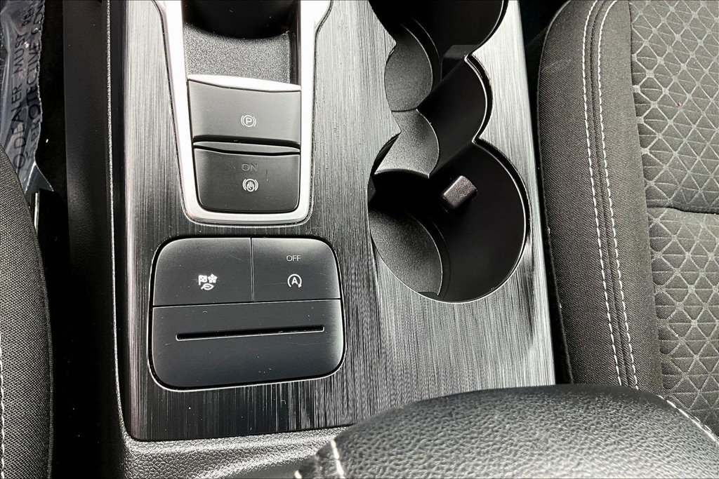 Certified 2025 Ford Escape Active FWD image 17